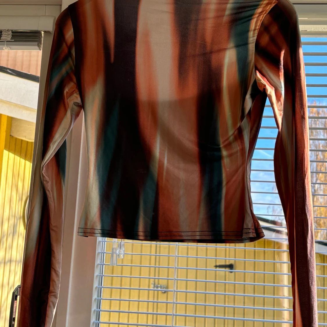 Randig långärmad topp från Boohoo - 90