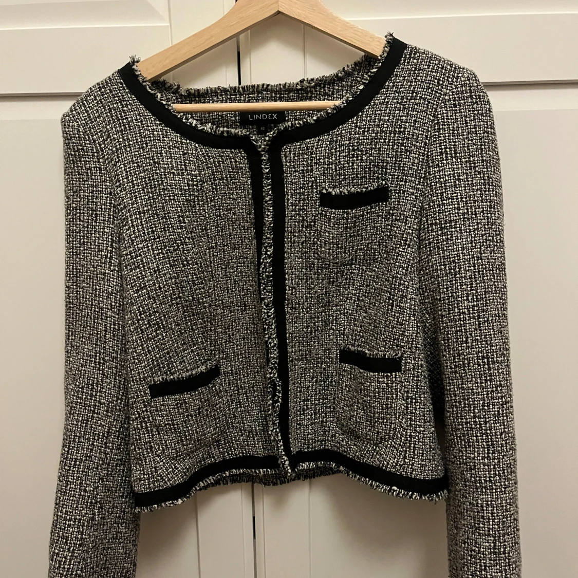 Svartvit kavaj från Lindex - 90