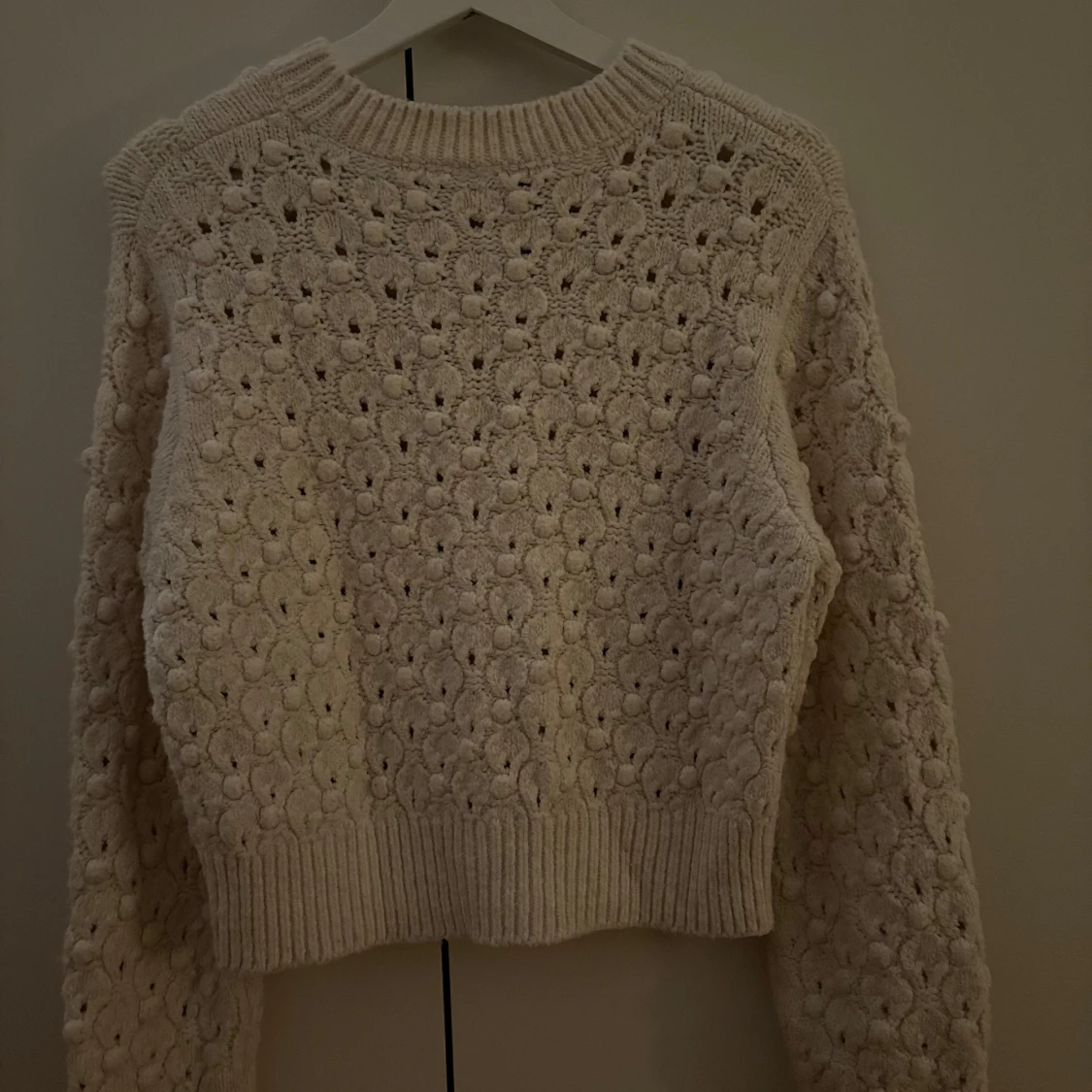 Beige stickad tröja - 90