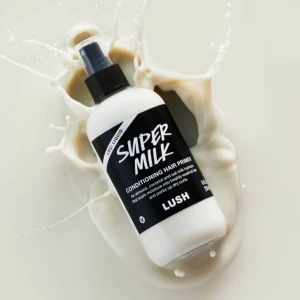 Super Milk Conditioning Hair Primer från Lush - Säljer en Super Milk Conditioning Hair Primer från Lush. Den är i nyskick och har inte kommit till användning eftersom doften inte passade mig💕ordinarie pris 210kr säljer för 90kr.