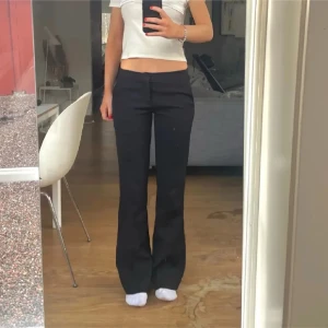 Lågmidjade kostymbyxor zara - Lågmidjade bootcut kostymbyxor Zara