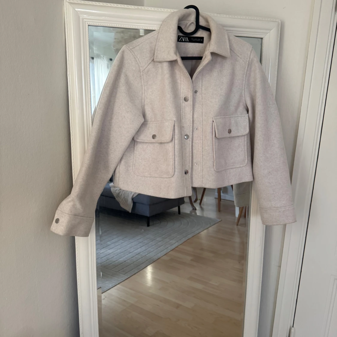 Beige jacka från Zara