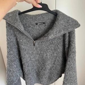 Stickad tröja - Jättefin stickad tröja från Gina tricot, säljer då jag inte använder längre, Stl M