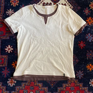 t-shirt - bra skick! man kan ana lite fläckar vid kragen men det märks knappt