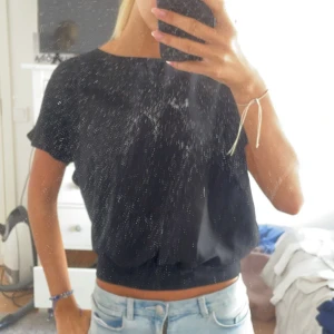 öppenrygg festtopp - öppenrygg blus med knapp i nacken och band i ryggen