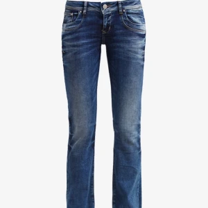 Lågmidjade jeans valerie - Säljer mina snygga LTB valerie jeans då de inte passar mig längre! Skriv om ni vill ha egna bilder! De är knappt använda så i väldigt fint skick☺️ Nypris 699kr