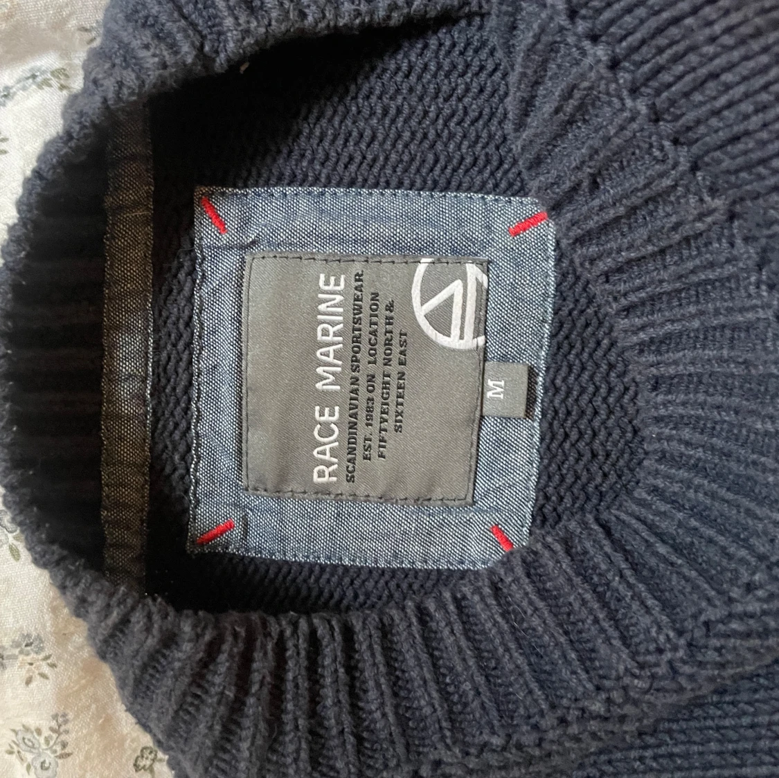 Marinblå stickad tröja  - 92