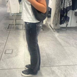 Gina young Jeans  - Helt nya Jeans, använda fåtal gånger! 