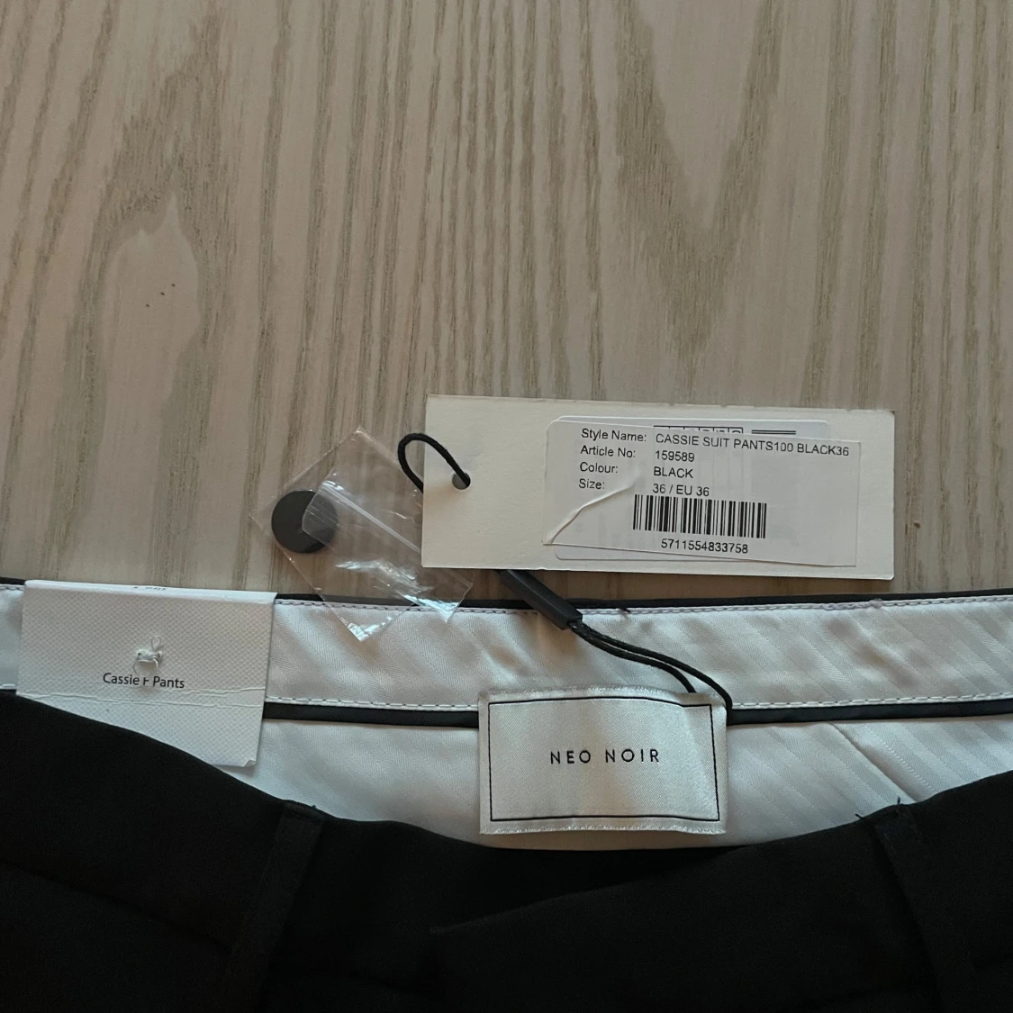 Svarta kostymbyxor - 91