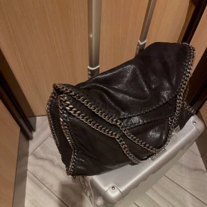 stella mccartney veske - likner den ekte selges da jeg har fler sender til hele skandinavia💞