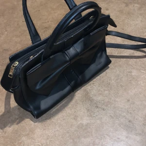 Väldigt fin axelväska - Axelväska