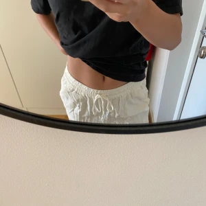 Linnebyxor  - Linnebyxor från Vero Moda som tyvärr blivit för små :( storlek S 💕 köparen står för frakten, kan hämtas i Tumba 💫