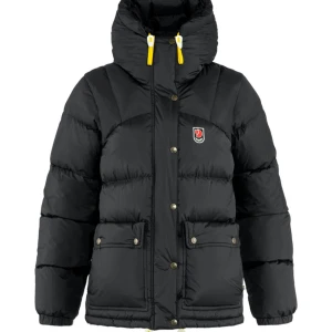 Fjällräven jacka - Säljer min fjällräven jacka som är i toppskick! Använd en säsong☺️☺️ i modellen expedition down light