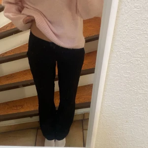 Kostymbyxor  - Fina kostymbyxor från zara! Passar även s💕💕