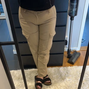Cargopants - W28 L32, helt nya🩷399kr nypris