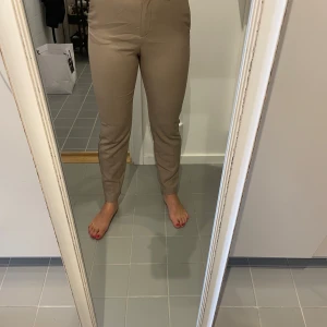 Slacks H&M - Använda ett fåtal gånger, är i fint skick 