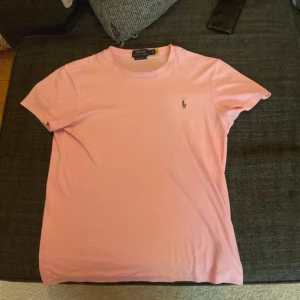 Ralph lauren tröja herr - Jätte fin och snygg Ralph lauren tröja i storlek S - Small. Är använd 2 gånger och super bra skick 