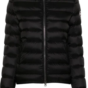 Colmar jacka  - Jag säljer min Jack den är i bra skick har använt typ 4 gånger original pris 5200💕💕💕