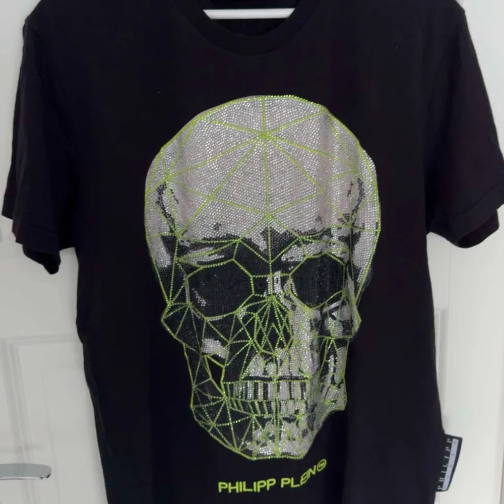 Philipp plein t shirt i storlek M. T-shirts.