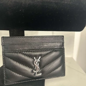 Ysl korthållare - Helt ny korthållare