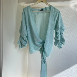 Blus Blå  - Storlek 40 oanvänd 