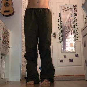 byxor - militar gröna bomulls byxor🧌 knappt använda