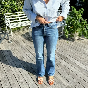 Jeans trf wide leg med medelhög midja - Marinblå zarajeans med midrise💕 jag är 175cm