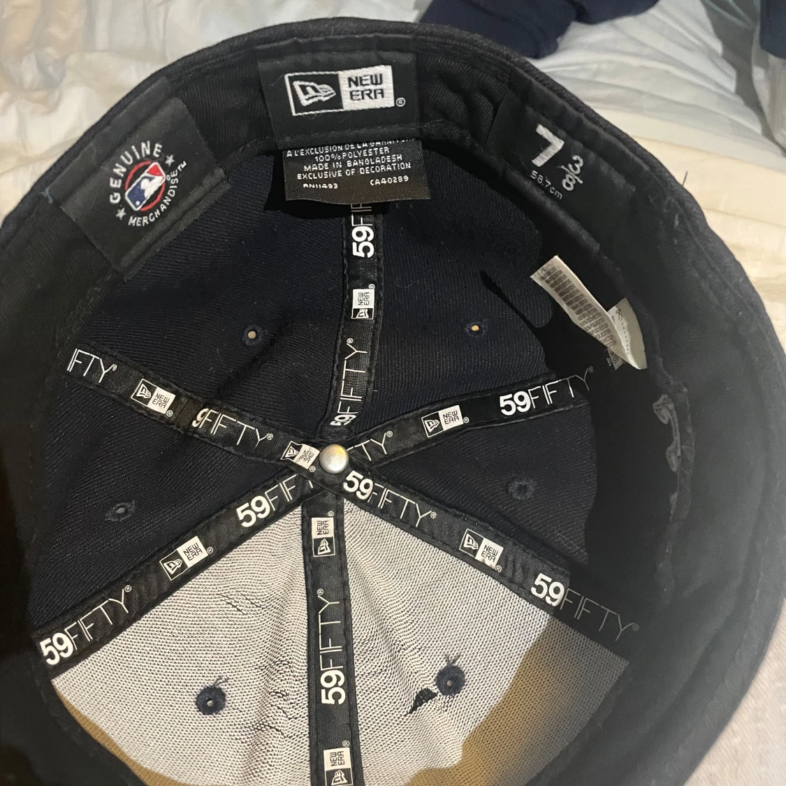 Fitted keps i färgen marinblå - 93