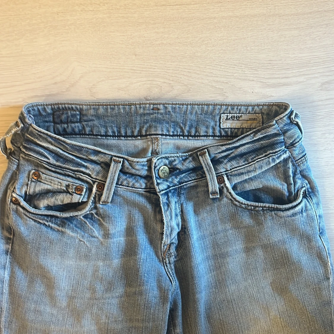 Low waist bootcut jeans från Lee