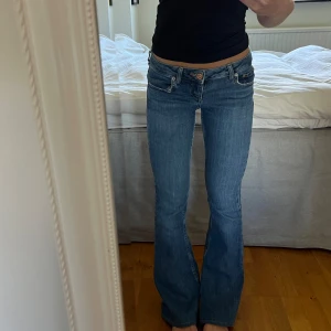 Bootcut jeans - Säljer dessa super snygga och väldigt sköna jeansen🩷skriv för fler bilder!
