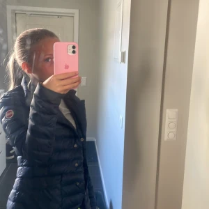 Colmar jacka - Jätte fin och populär colmar jacka💞storlek 40 så alltså  xs-s