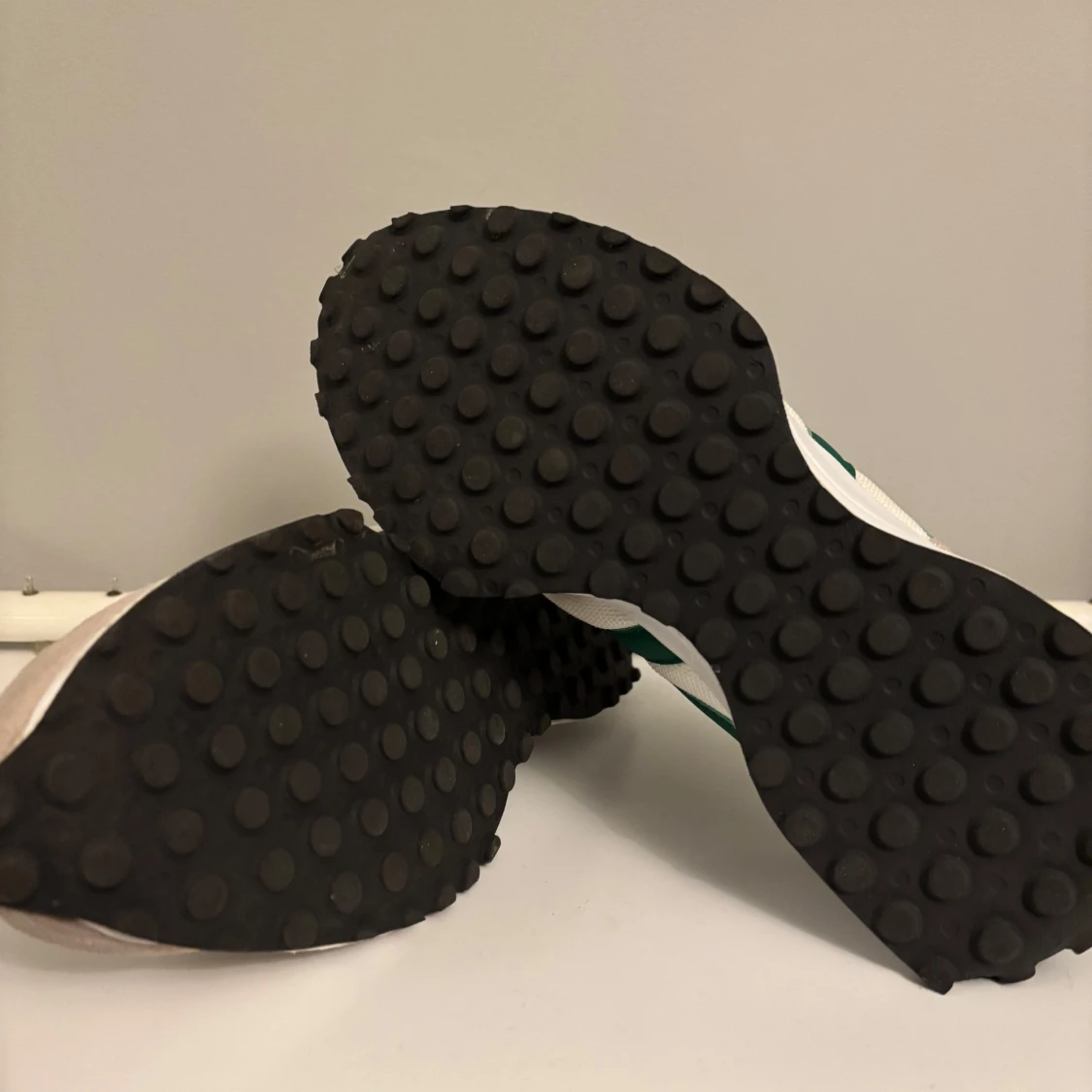 Beige och gröna sneakers - 91