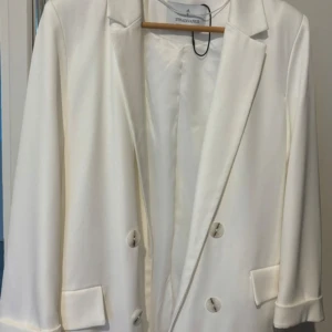 Vit Blazer  - Använd en gång 