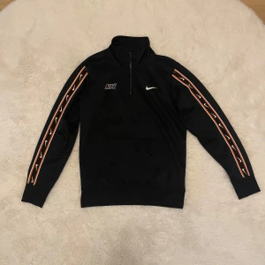 Nike Half Zip - Storlek: S