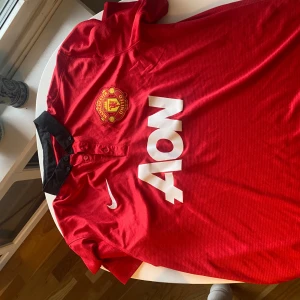 Manchester united 2011/12 säsongen - Storlek l perfekt skick