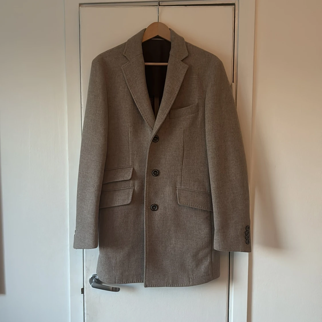 Beige rock från Brecos