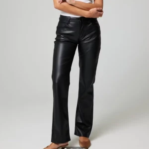 Svarta skinnbyxor BIKBOK - Storlek 36 nästintill nya 💓Låga i midjan!