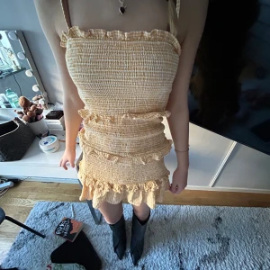Klänning Bershka - Klänning från Bershka, så perfekt för sommaren och inga defekter alls!😍