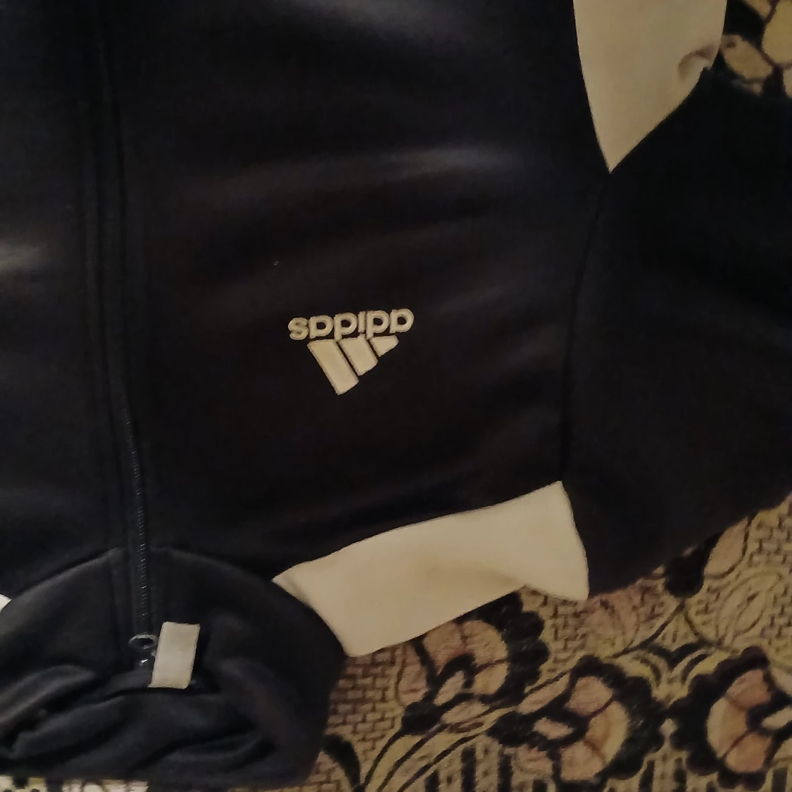 Svart träningsjacka från Adidas - 93