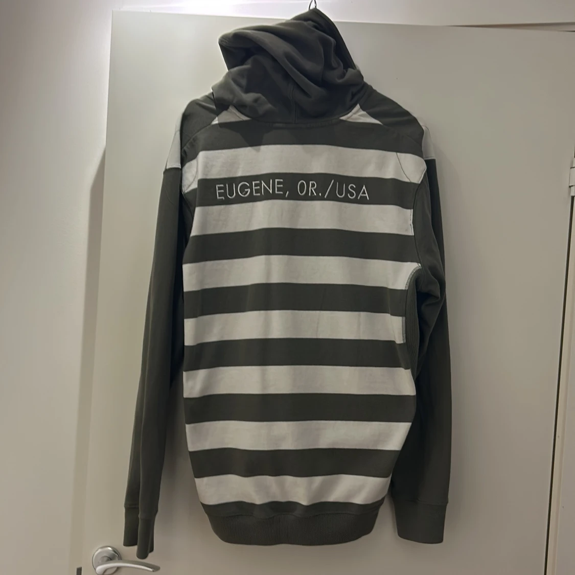 Randig hoodie från Nike - 90