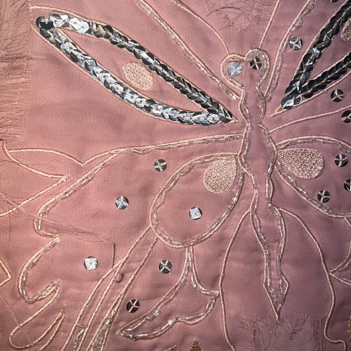 Lila linne med fjärilsdetaljer från Kookai - 90