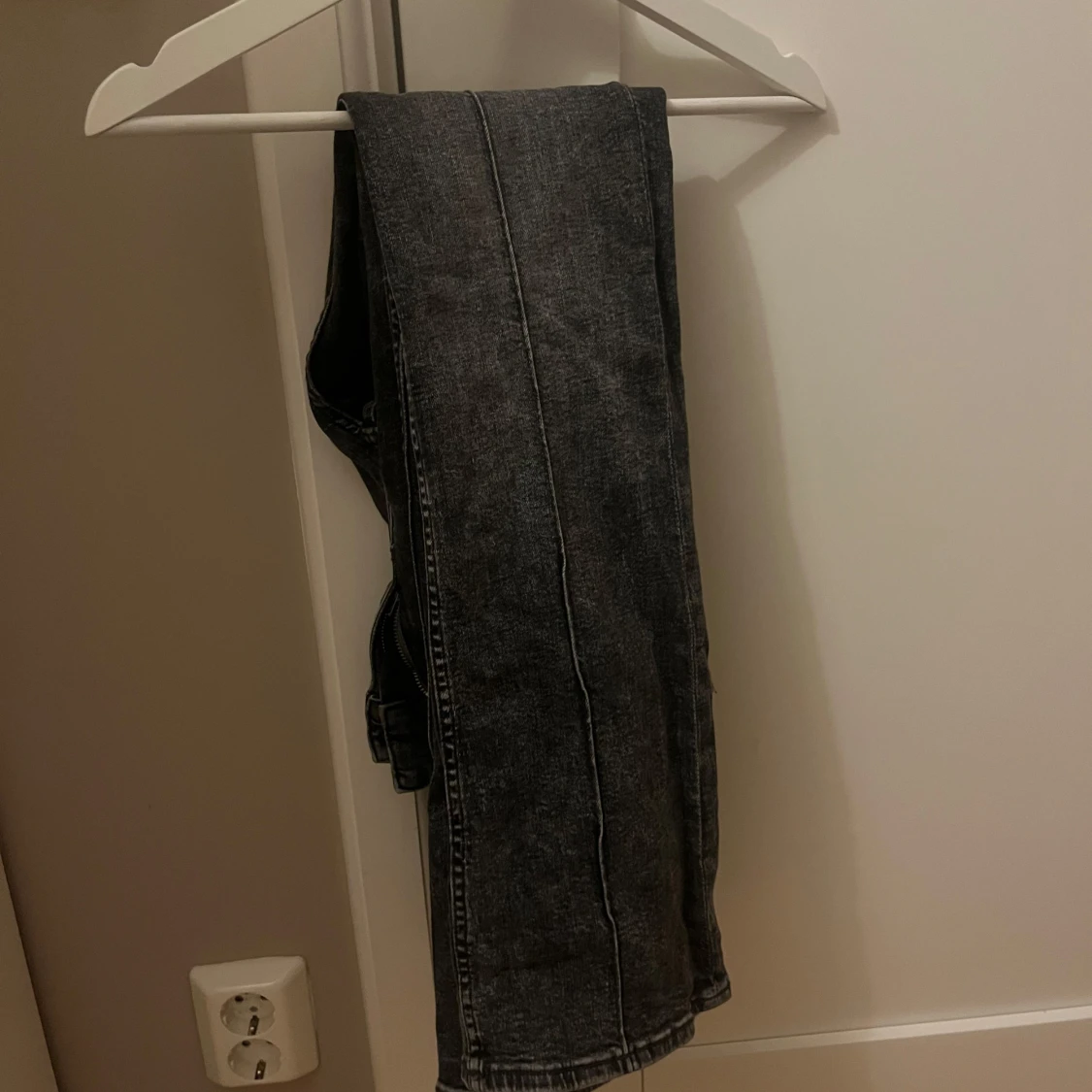 Grå lågmidjade  bootcut jeans - 90