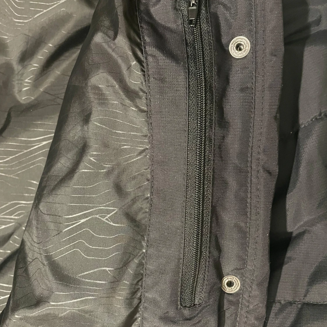 Svart dunjacka från Everest - 92