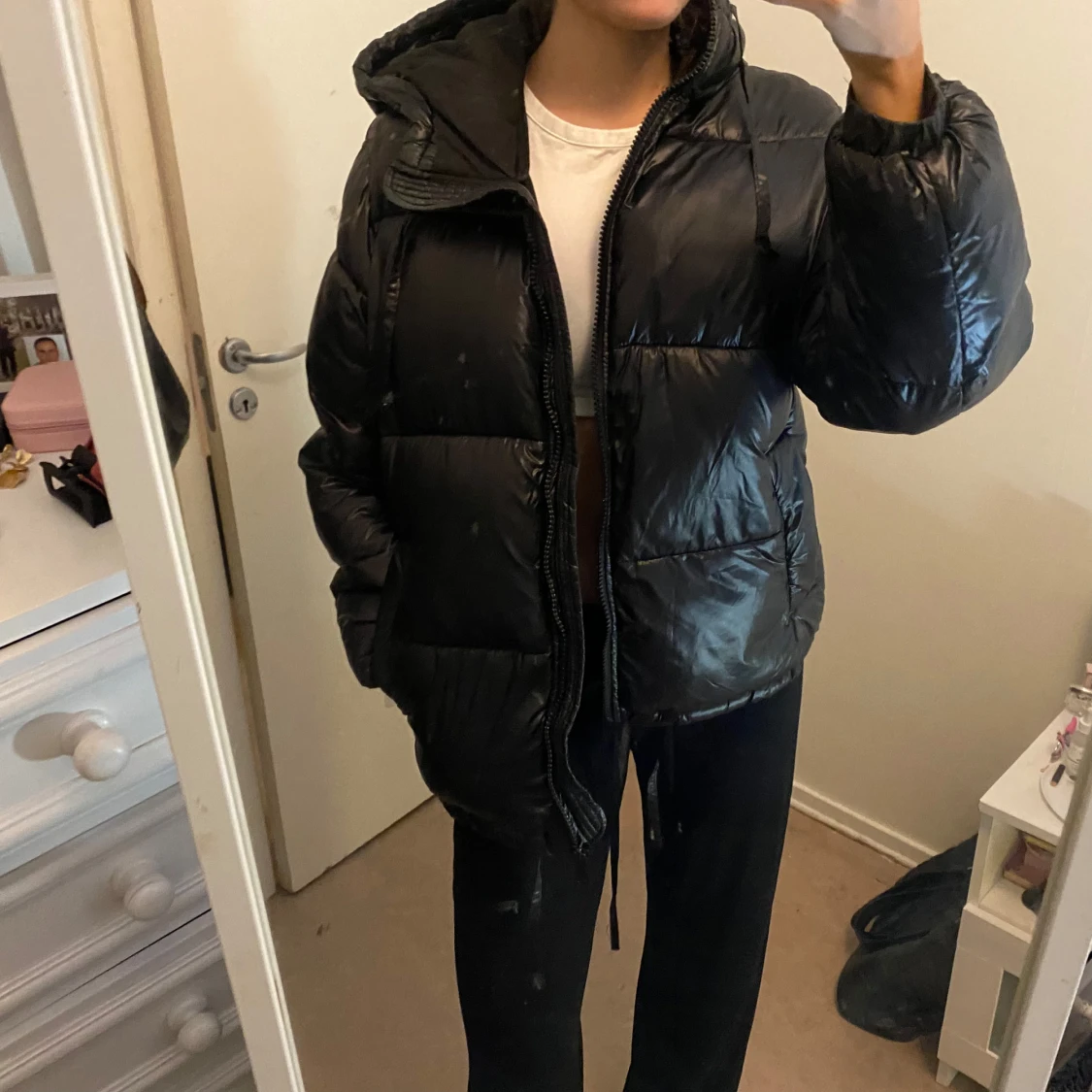 Svart pufferjacka med dragkedja - 91