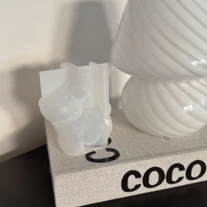 Silikon form - Silikon form säljs en ny som är inpackad denna visar bara på bild 2 hur den blir. Säljs för 40kr