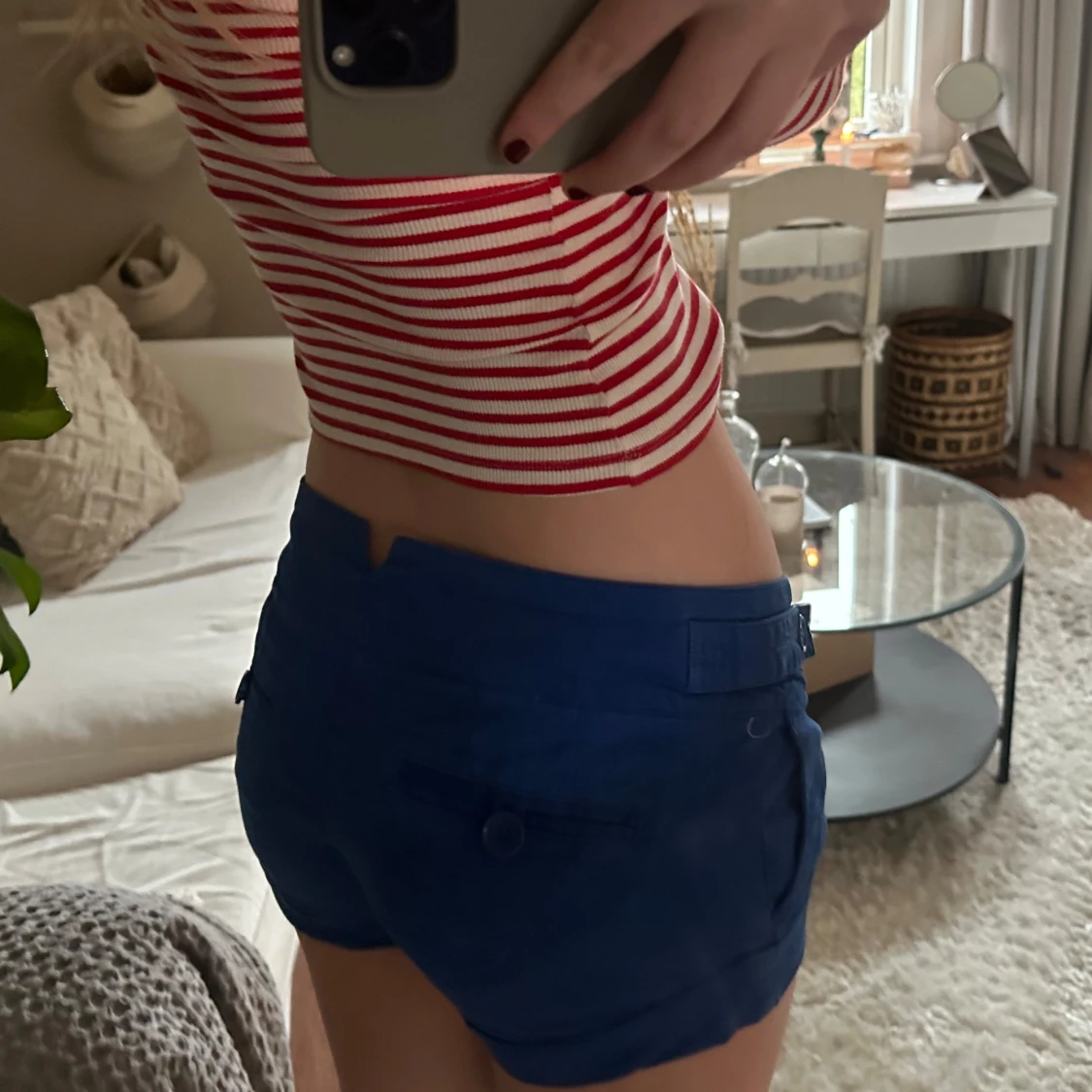 Blå shorts med knappar - 90