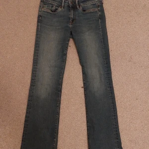 Pepe jeans! - Superfina pepe jeans i toppen skick! De har inga synliga defekter och de är bootcut! Superfina fickor, passar n0gon som är ca 157cm! Skriv till mig för mer info!💗