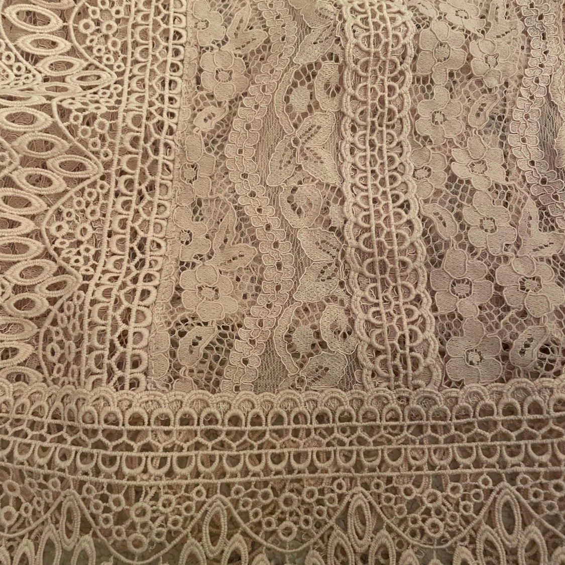 Rosa spetströja från Zara - 90