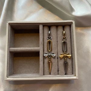 Valeria earrings  - 49kr per par, gjorda i rostfritt stål vilket innebär att metallen inte färgar av sig eller tappar färg💐