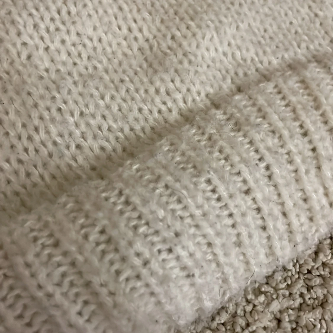 Vit stickad tröja - 92